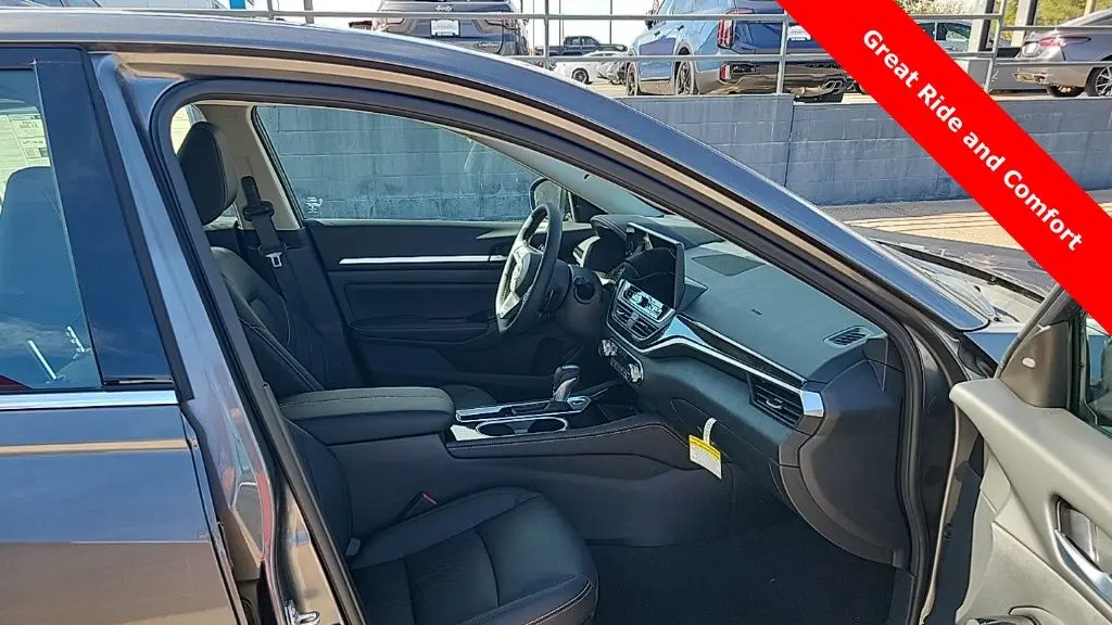 2025 Nissan Altima 2.5 SR