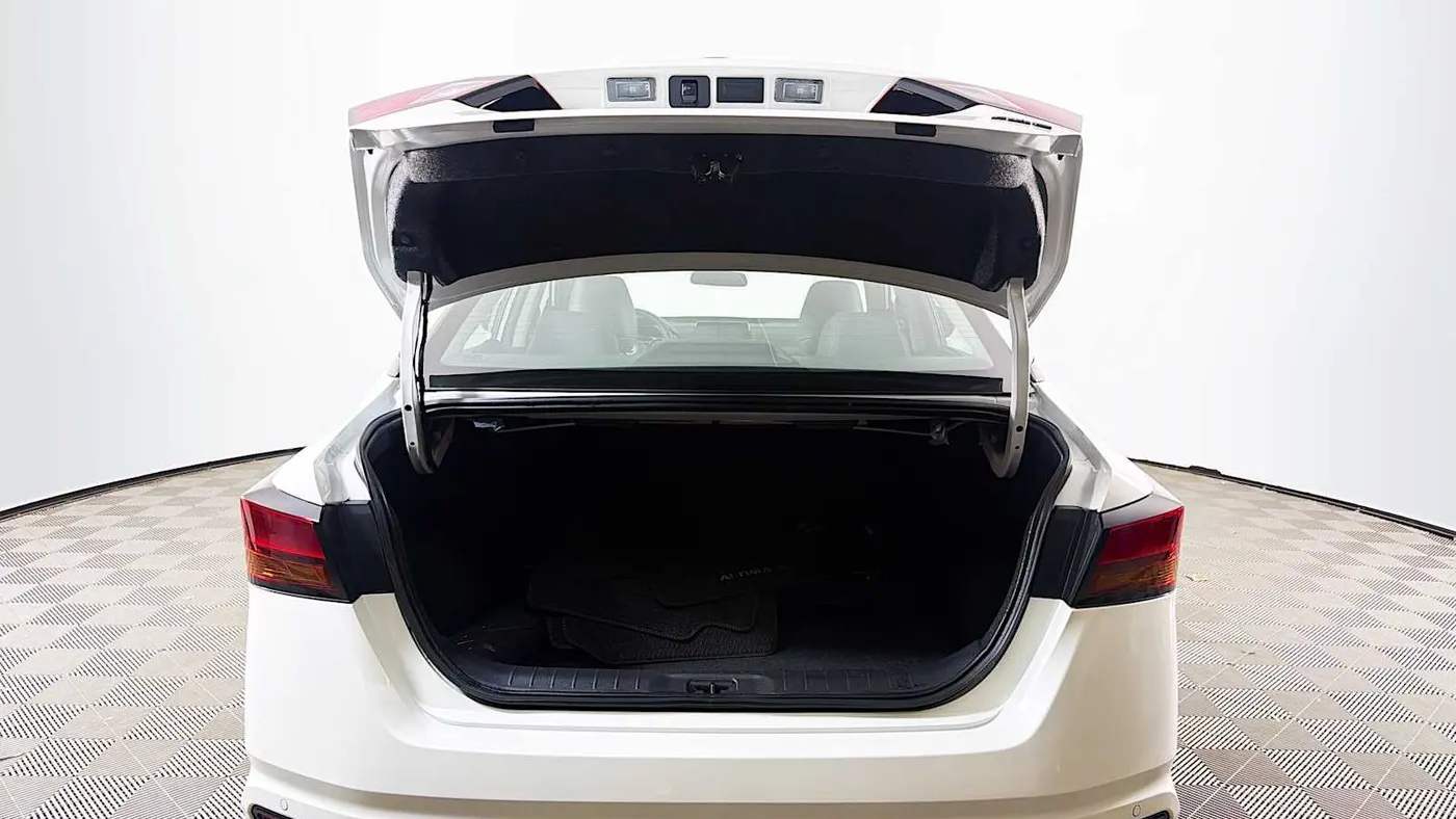 2025 Nissan Altima 2.5 SR