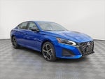 2025 Altima Thumbnail 3
