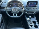 2022 Altima Thumbnail 17