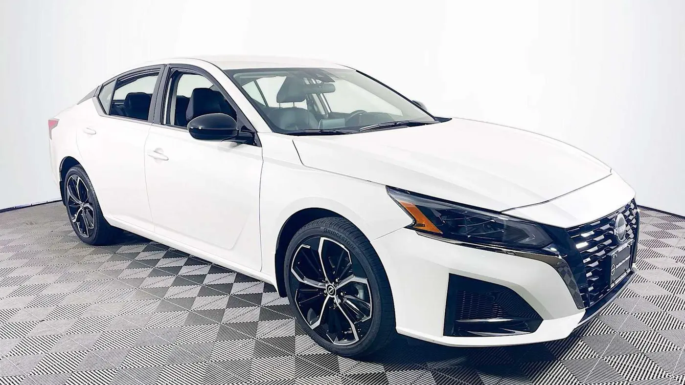 2025 Nissan Altima 2.5 SR