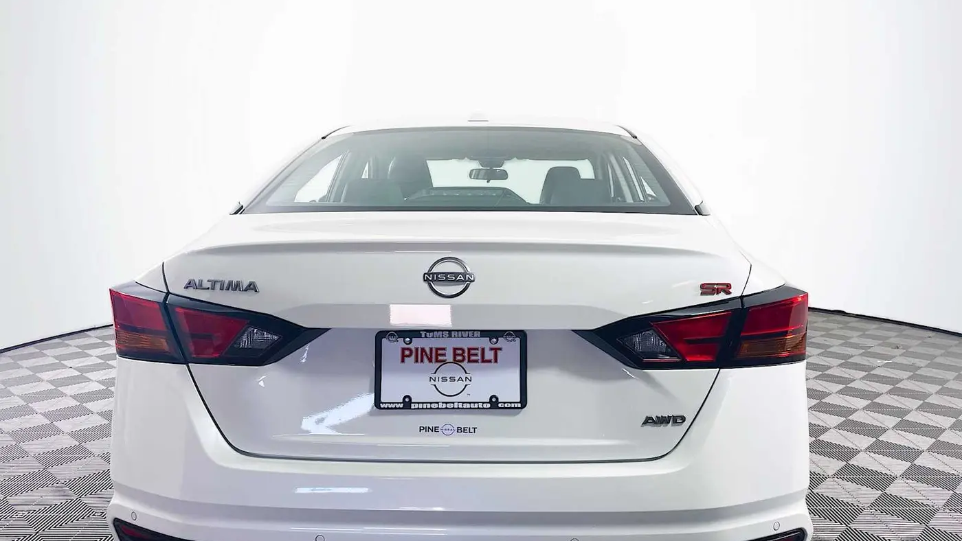 2025 Nissan Altima 2.5 SR