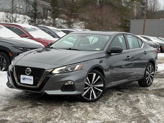 2021 Nissan Altima with Gun Metallic Exterior