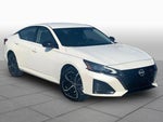 2024 Altima Thumbnail 3