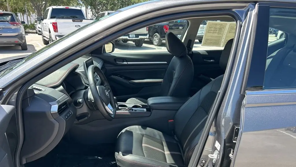 2025 Nissan Altima 2.5 SR