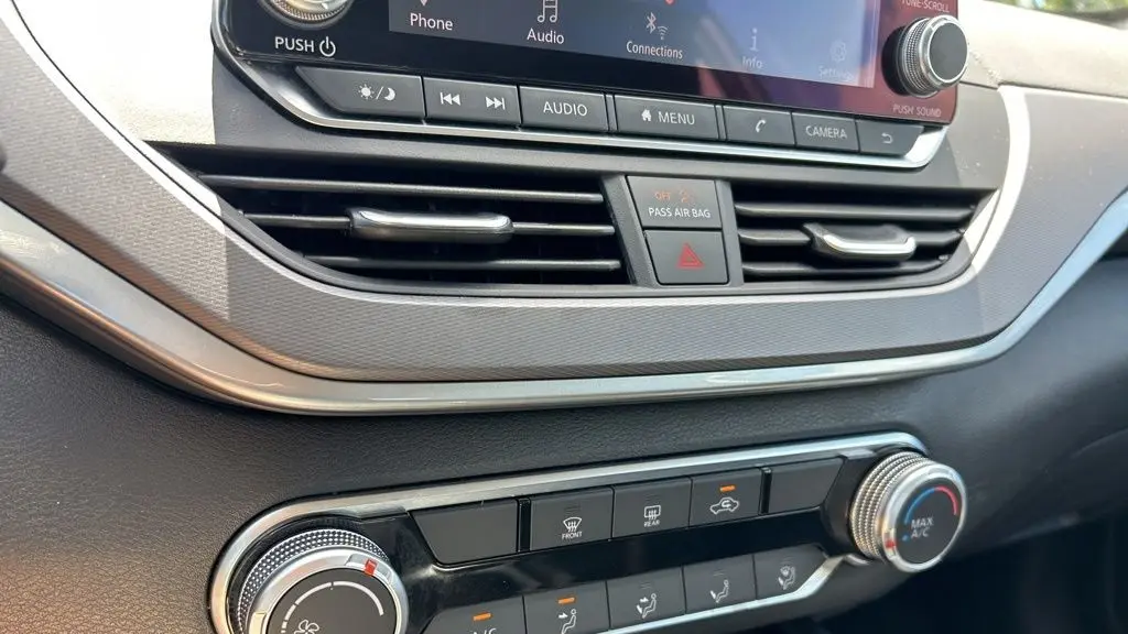 2025 Nissan Altima 2.5 SR