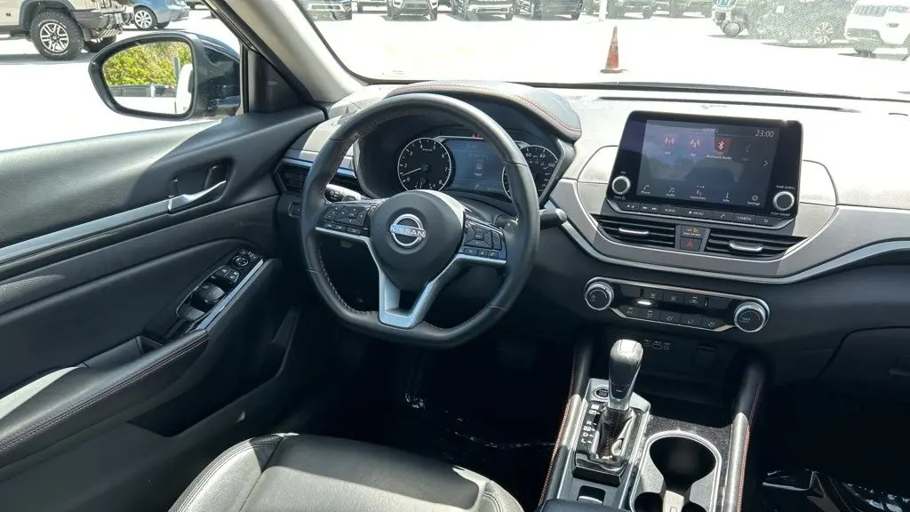 2025 Nissan Altima 2.5 SR