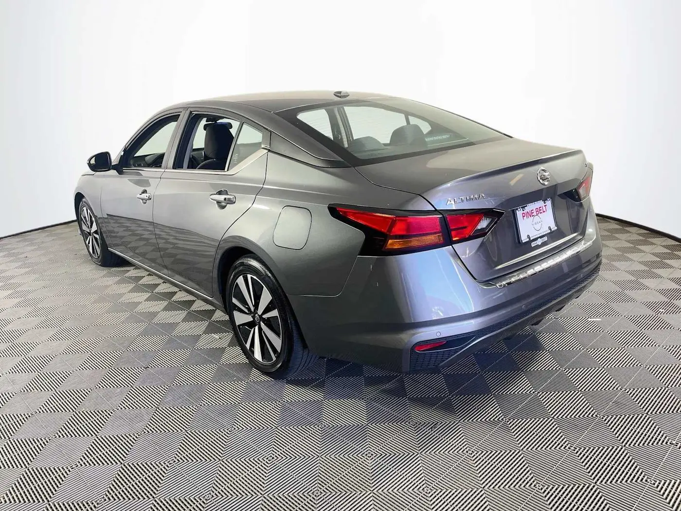 2022 Nissan Altima - $14,995