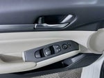 2022 Altima Thumbnail 15