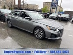2023 Altima Thumbnail 2