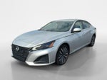 2023 Altima Thumbnail 3