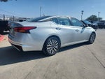 2023 Altima Thumbnail 3