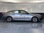 2024 Altima Thumbnail 2