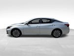 2024 Altima Thumbnail 3