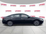 2024 Altima Thumbnail 2