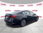 2024 Altima Thumbnail 3