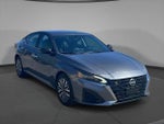 2025 Altima Thumbnail 3