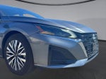 2025 Altima Thumbnail 26