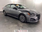 2025 Altima Thumbnail 3