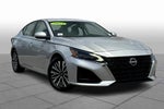 2023 Altima Thumbnail 2