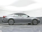 2024 Altima Thumbnail 32