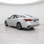 2024 Altima Thumbnail 2