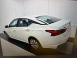 2025 Altima Thumbnail 3