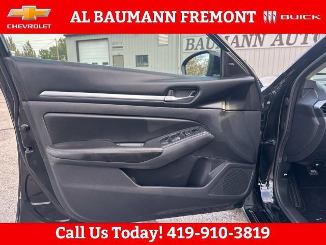 2022 Nissan Altima - $18,300