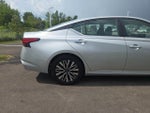 2023 Altima Thumbnail 6