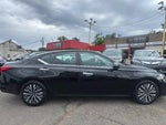 2023 Altima Thumbnail 4