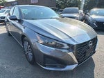 2023 Altima Thumbnail 3