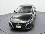 2024 Altima Thumbnail 17