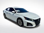 2024 Altima Thumbnail 4