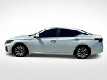 2024 Altima Thumbnail 9