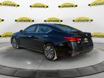 2025 Altima Thumbnail 3