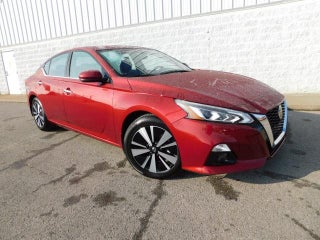 2019 Nissan Altima with Scarlet Ember Tintcoat Exterior