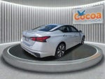 2022 Altima Thumbnail 4