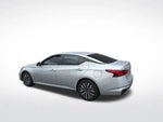 2023 Altima Thumbnail 2