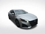 2023 Altima Thumbnail 5