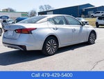 2023 Altima Thumbnail 6