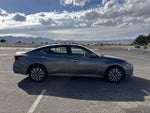 2023 Altima Thumbnail 4