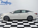 2023 Altima Thumbnail 2