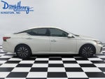 2023 Altima Thumbnail 6