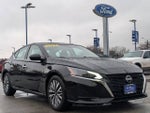 2024 Altima Thumbnail 2