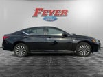 2024 Altima Thumbnail 6