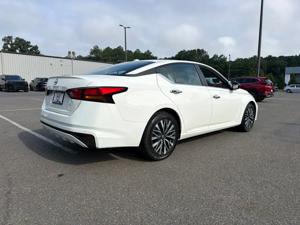 2025 Nissan Altima
