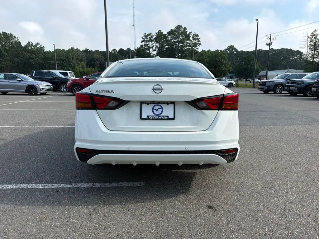 2025 Nissan Altima