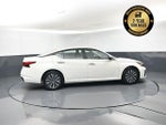 2025 Altima Thumbnail 5