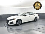 2025 Altima Thumbnail 7
