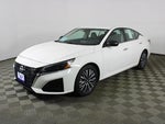 2025 Altima Thumbnail 3
